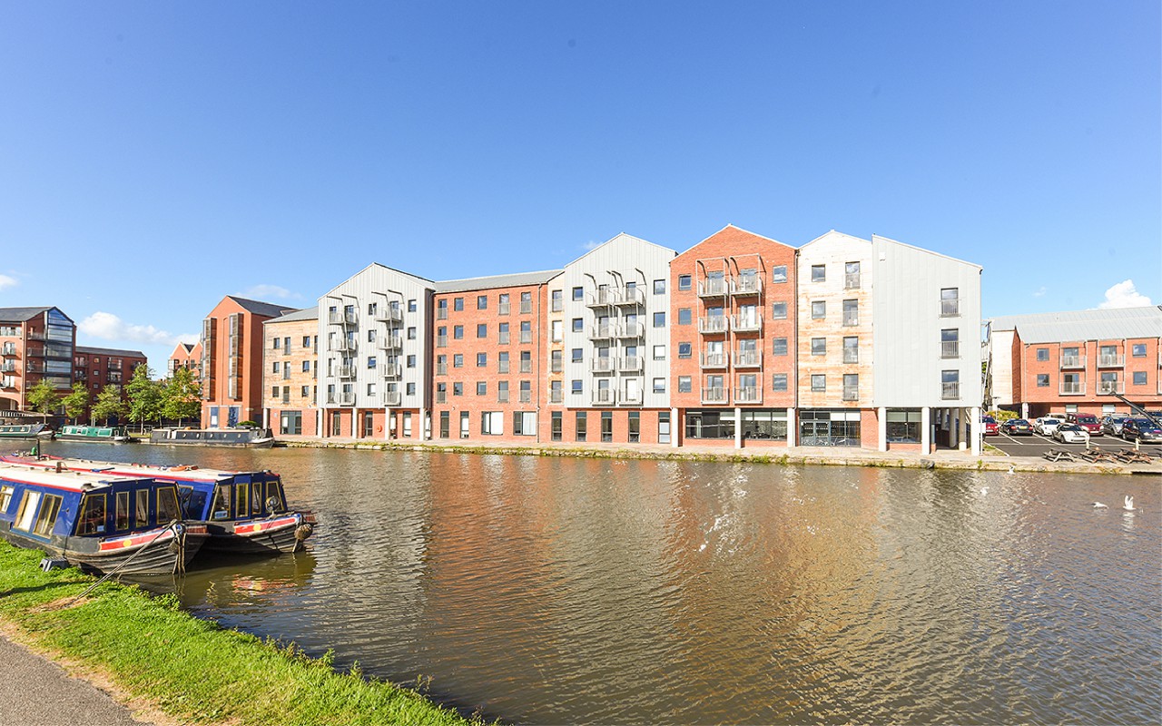 Exterior photograph of The Towpath at the side of the canal